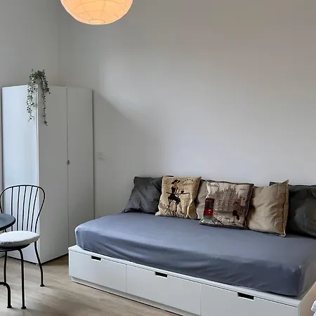 Apartment In Navigli/bocconi Milan